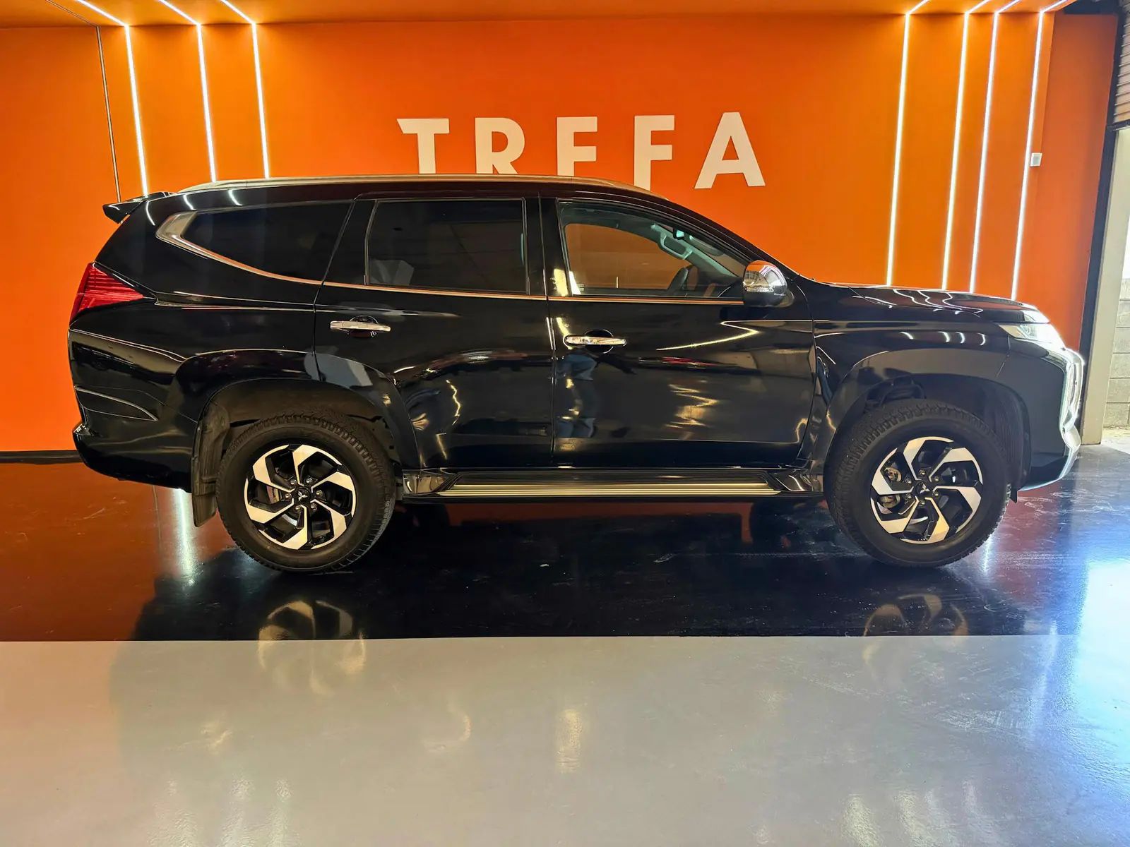 Mitsubishi Montero SE Plus 2024